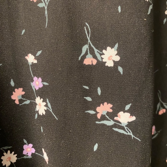 Dynamite floral long sleeve dress. Size L. - Picture 3 of 4